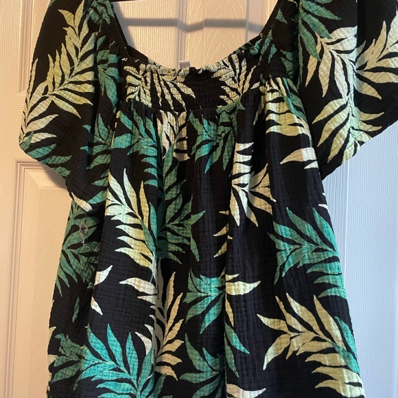 Summery green leaf print shirt - Picture 2 of 7